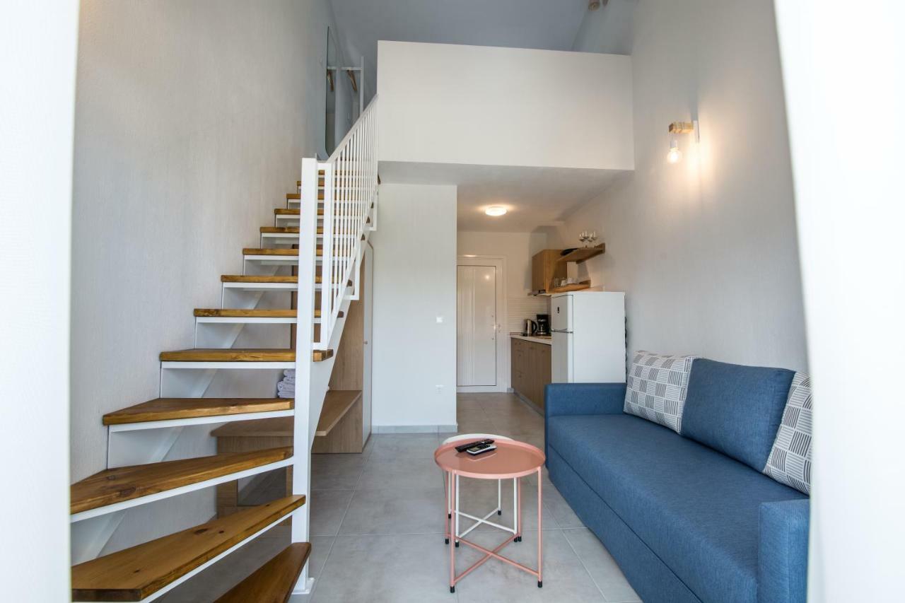 The Papoutsakis Apartments Никити Экстерьер фото